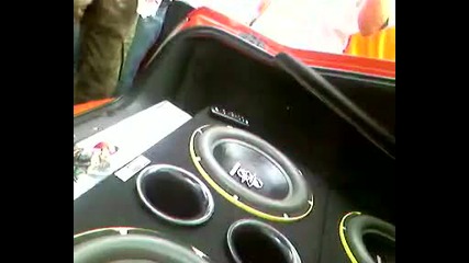 30 000 Watt Subwoofer - Breaks Cd