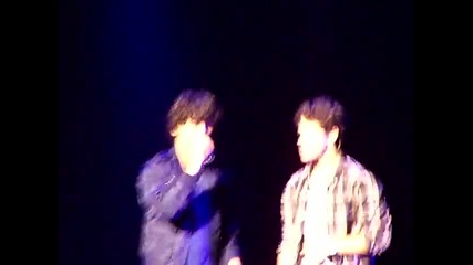 Jonas Brothers - Please Be Mine live 
