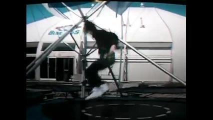Justin Bieber Doing Backflips On Trampoline! 