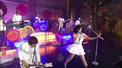 Katy Perry - Waking Up in Vegas ( Live on Letterman )