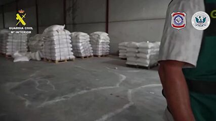 Испанската полиция откри 4 тона кокаин в чували с ориз (ВИДЕО)