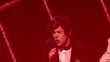 На живо! One Direction - Kiss You