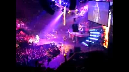 Guns n Roses - Knockin on Heaven s Door ( Live Calgary , Alberta Canada 16 / 01 / 2010 ) 