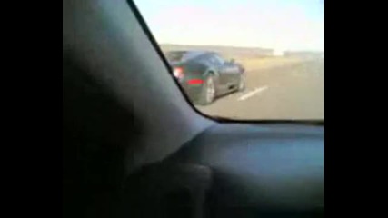 Bugatti Veyron на магистрала