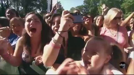 Miley Cyrus - Can t Be Tamed live on Gma 6 18 