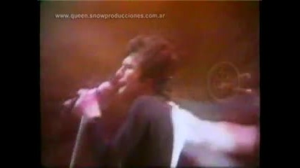 Queen - We Are The Champions ( Rare Footage) 