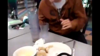 Подреждане на чаши!