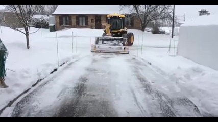 Канадска машина за почистване на сняг от улицата