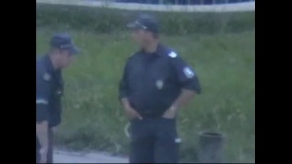 Ето какво правят българските полицай (смях) хаха ;d 