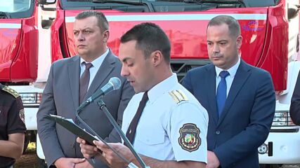 ГДПБЗН придоби шест нови пожарни и един специализиран медицински автомобил