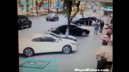 Жена избегна катастрофа!!! Късмет или голям рефлекс?