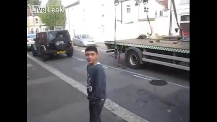 Ядосан Шофьор слиза от ''паяк''