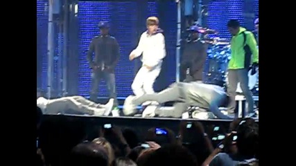 * At Madison Squere Garden * Justin Bieber - Love Me * На Живо *