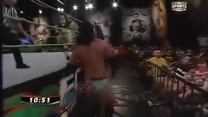 Dean Ambrose watching a match Seth Rollins vs Damien Sandow Fcw 15 Champion - Fcw 30/10/11