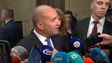 Радев: Политическата криза не е отминала