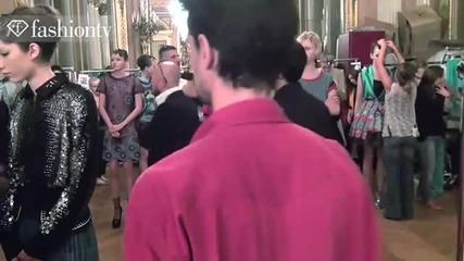 Classic Hollywood Glamour Lie Sang Bong Backstage - Spring 2012 Paris Fashion Week