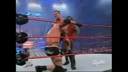 Wwe 6 мъже battle royal победителя получава номер 30 на royal rumble 2004