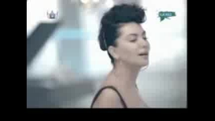 Ebru Yasar - Kararsizim tum sevelner gitsin gulay