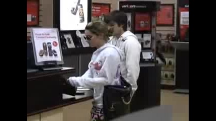Ashley Tisdale Shops Verizon September 3rd