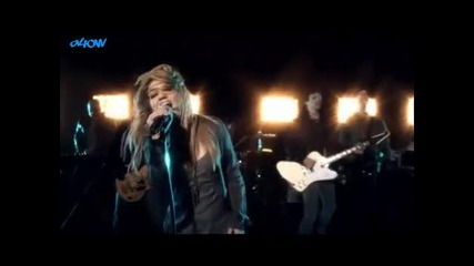 Kelly Clarkson - My Life Would Suck Without You ( Високо Качество )