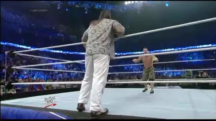 John Cena прави "коригиране" на Erick Rowan като послание за Bray Wyatt - Wwe Smackdown - 23/5/14