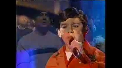 David Archuleta as little in a contest 