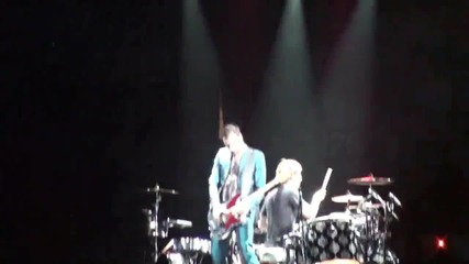Muse - Helsinki Jam (drum and Bass instrumental)