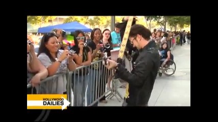 Twilight Stars Surprise Fans Camping Out For The Premiere Of Eclipse 