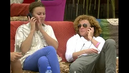Vip Brother Люси и Камелия си говорят по телефона
