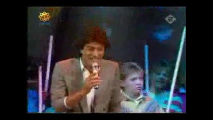 Albert Hammond - Give A Little Love
