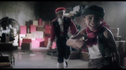 За П Ъ Р В И път в сайта с такова качество !!! Justin Bieber - Santa Claus Is Coming To Town