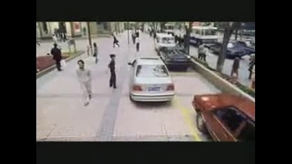 Каратистко паркиране на кола 