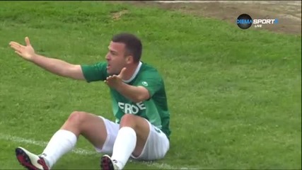 ВИДЕО: Спести ли реферът дузпа за Берое?