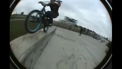 Crazy добър трик с bmx !