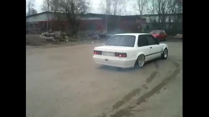 Ново!старт на Bmw e30 first run 2010 992whp Burnout
