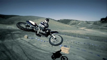 Скок С Yamaha На Забавен Кадър