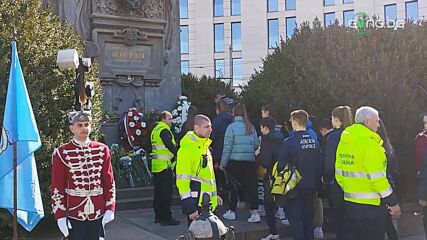 Юноши на ВК Левски отдадоха своята почит към Апостола