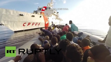 Италия: 1,151 бежанци бяха прибрани от Италианската брегова охрана