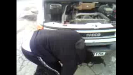 Kak se zapalva Dizelov bys s manivela