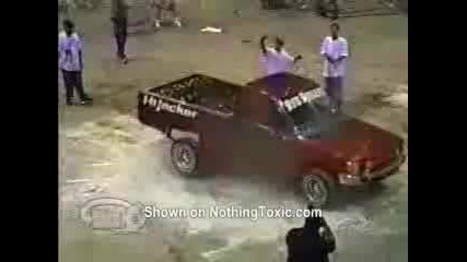 инцидент на авто шоу
