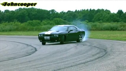 Dodge Challenger Srt8 Drifting