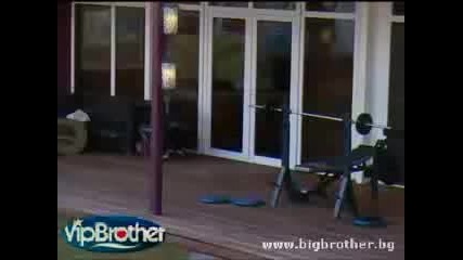 Vip Brother 3 Део се бори с курешките на пуяка