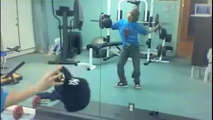 Justin Bieber танцува (смях) 