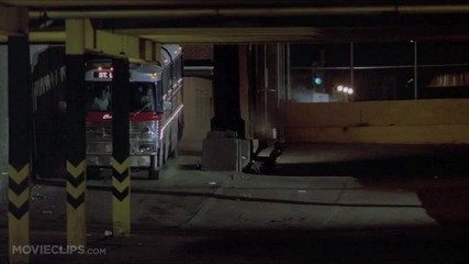 Червена Топлина (1988) - сплашване с автобус