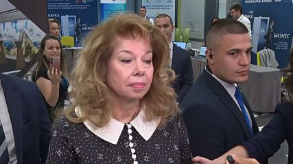 Йотова: Запалването на колите посолството в Скопие го приемам като посегателство срещу България