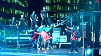 На живо! Justin Bieber - One Time ( Ванкувър 19. 10.10 ) 