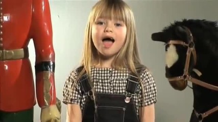 Малката Connie Talbot пее песента на Abba / Имам една мечта /