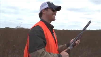 Истински ловец с ръце , дори не използва пушката си !