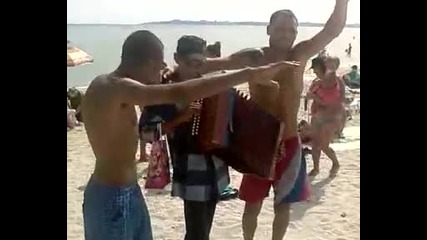 Ром пее на морето (смях)