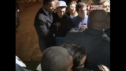 Фен Сви Обецата На Неймар От Ухото Му